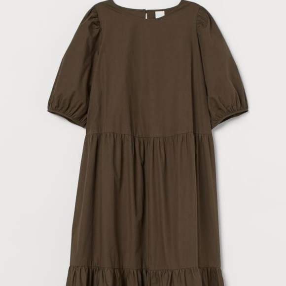H&M Dresses & Skirts - HM Puff-sleeved Dress
 Size L